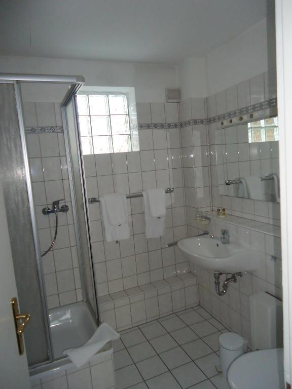 Hotel Burg-Stuben Mainz Bagian luar foto